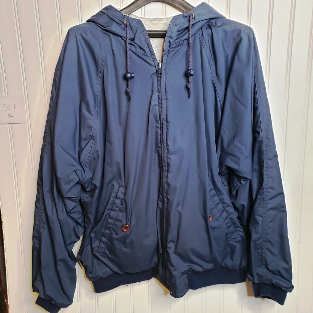 American‎ Weekend Men's All weather hooded jacket Size M Zipper Sweats lining
